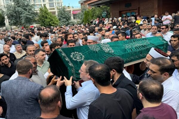 Silahlı Saldırıya Uğrayan Öğretmen Son Yolculuğuna Uğurlandı