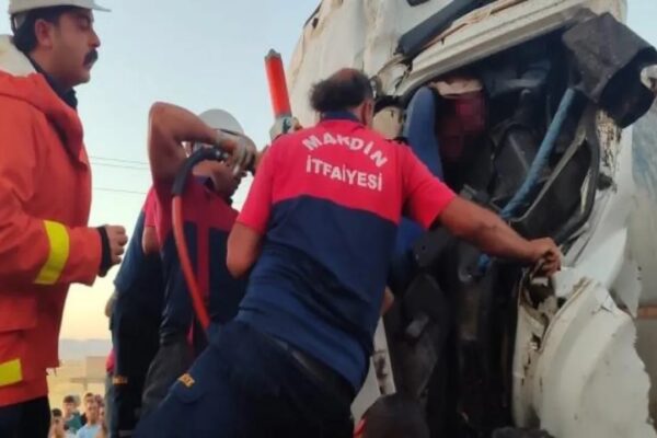 Mardin’de Tanker ve Tır Çarpıştı