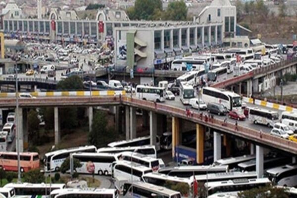 Bayram Tatilinin Bitmesiyle Büyük İstanbul Otogarı Dolup Taşıyor