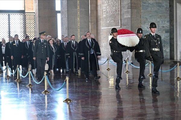 Uyuşmazlık Mahkemesi Başkanlığı Anıtkabir’i Ziyaret Etti