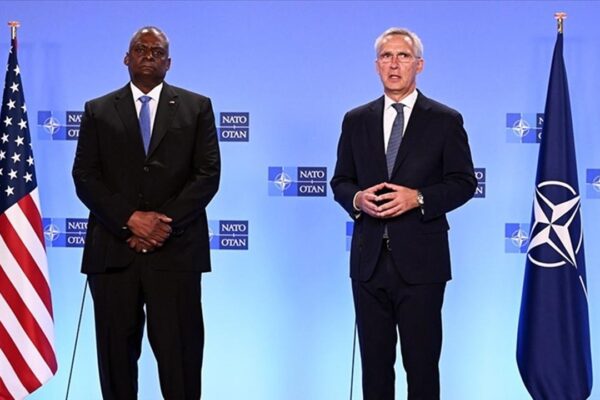 NATO Genel Sekreteri Jens Stoltenberg ve ABD Savunma Bakanı Lloyd Austin Görüştü