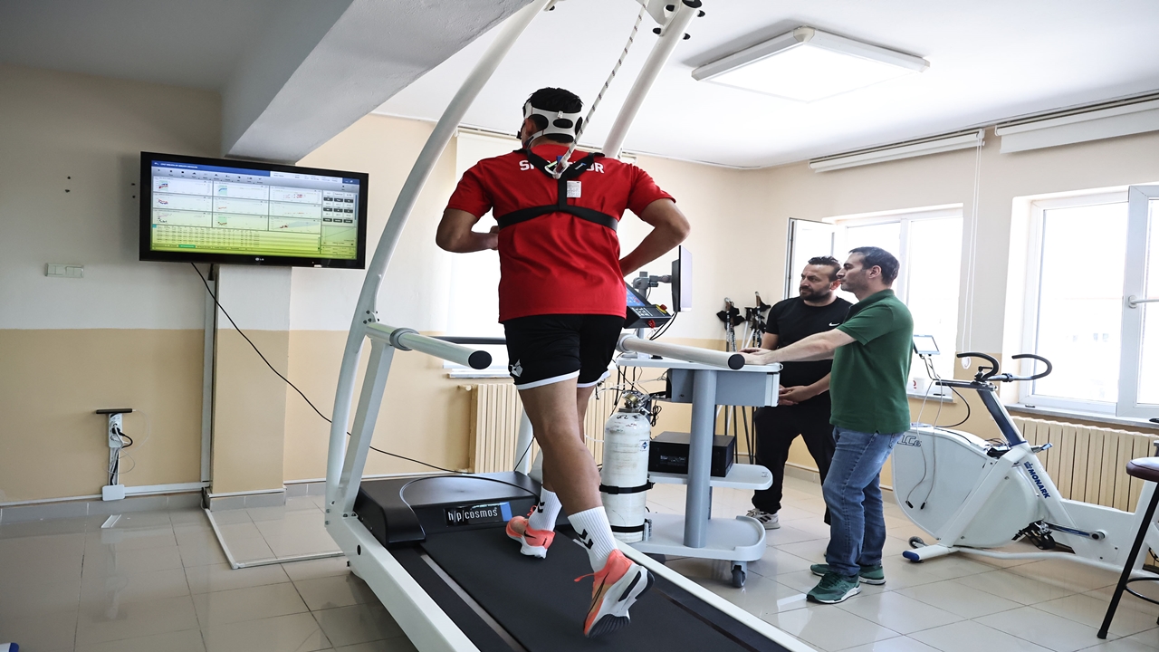 Sivasspor'da futbolcular performans testinden geçti