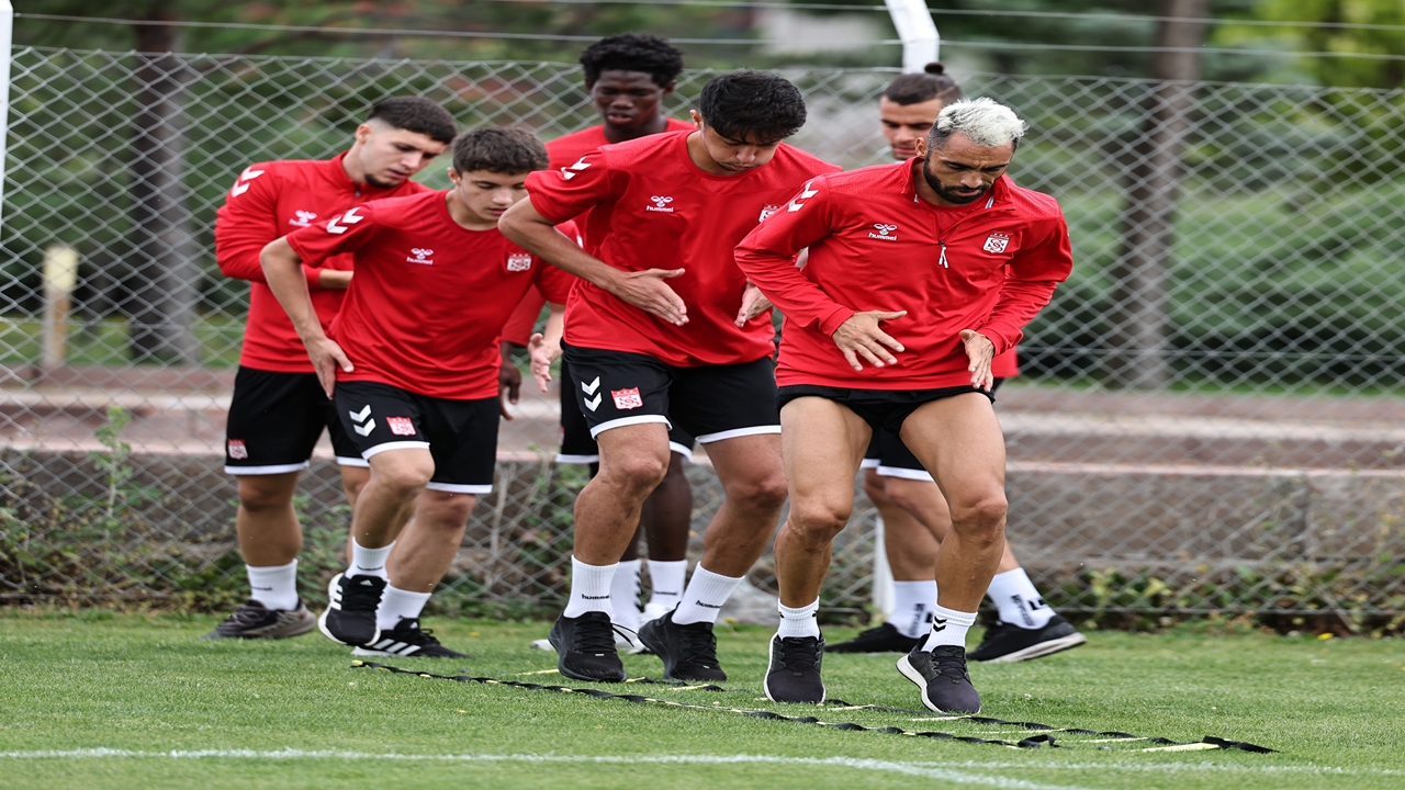 Sivasspor, yeni sezon hazırlıklarını sürdürdü