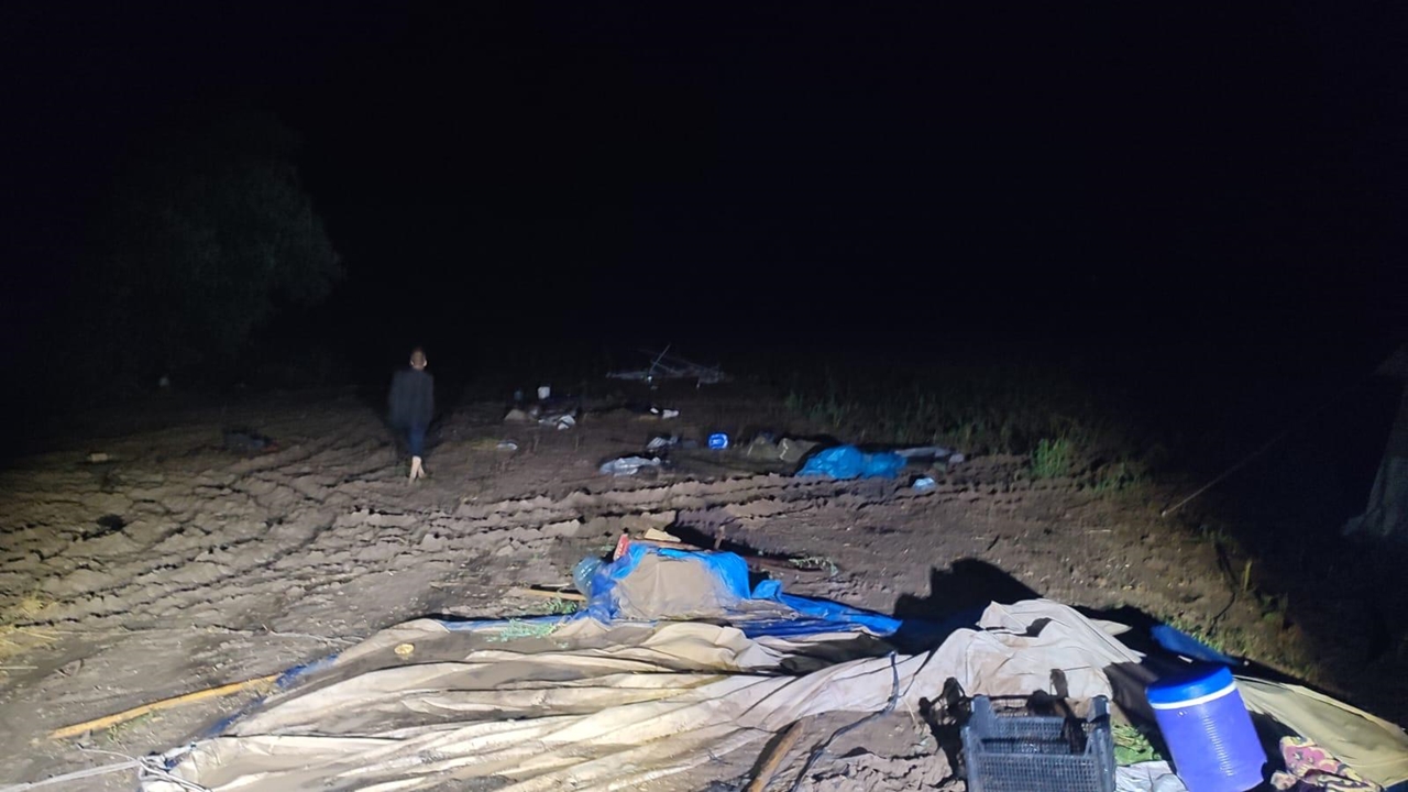 Sivas'ta çadırlarını su basan mevsimlik işçilere yardım eli