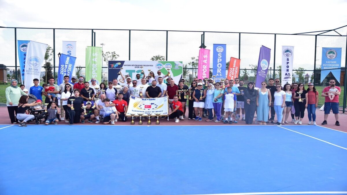 Kayseri’de 17 Kategoride Tenis Mücadelesi Tamamlandı
