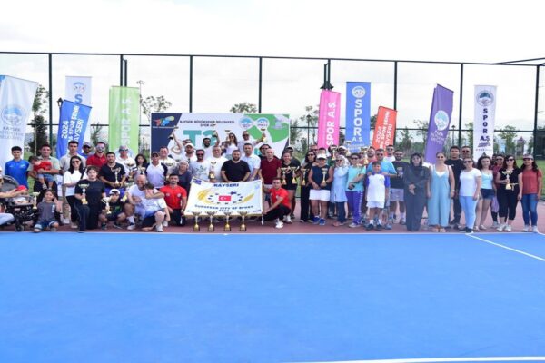 Kayseri’de 17 Kategoride Tenis Mücadelesi Tamamlandı