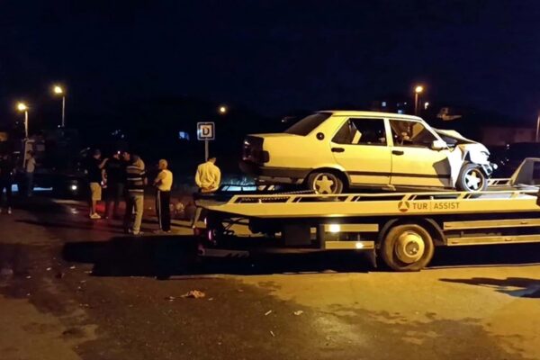 Motosiklet ve Otomobil Çarpıştı: 6 Kişi Yaralandı