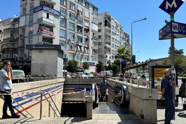 İzmir Üçyol Metro İstasyonu'nda Yürüyen Merdiven Kazası: 11 Kişi Yaralandı