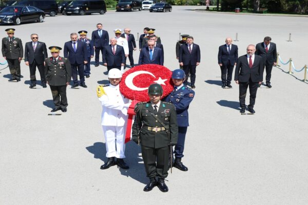 YAŞ Üyeleri Anıtkabir’i Ziyaret Etti