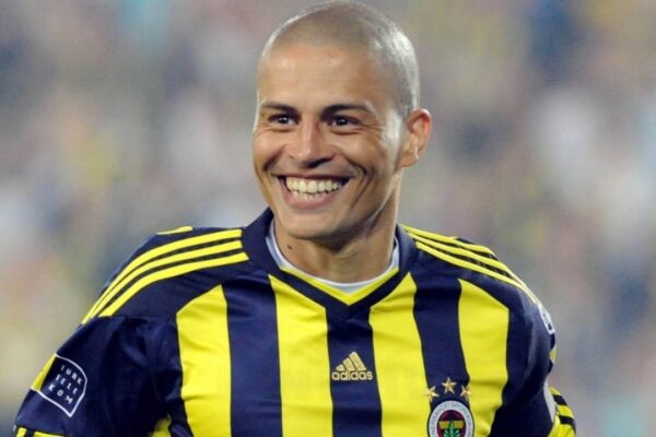 Alex de Souza Fenerbahçe’nin 2 Oyuncusuna Talip Oldu