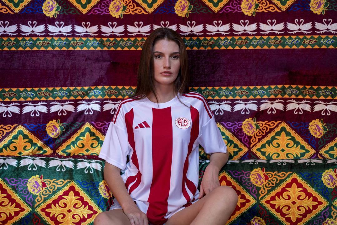 Antalyaspor Yeni Sezon Forma Fotoğrafları