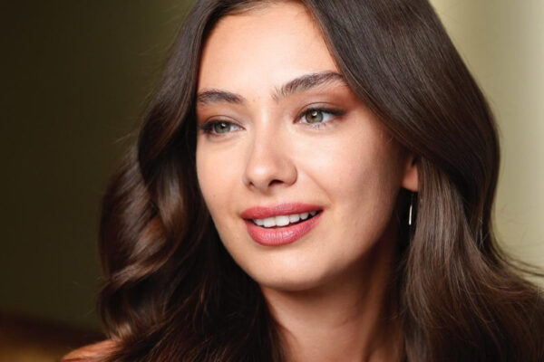 Neslihan Atagül’ün Bebeğinin Cinsiyeti Belli Oldu