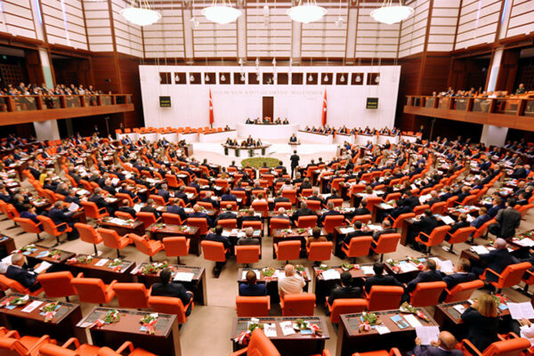 Emeklilik, Maaşlar ve Çalışma Günleri Meclis Gündeminde