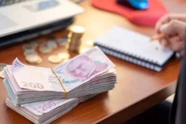 İhtiyaç Kredisi Faiz Oranları Düşüyor! İşte 100 Bin Liranın Geri Ödemesi