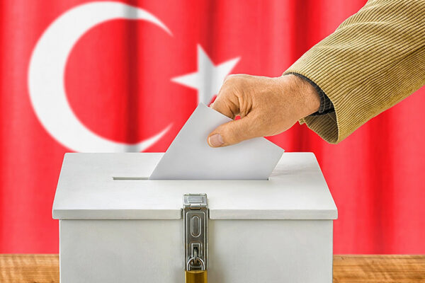 CHP ve AK Parti Arasındaki Fark Açılıyor!