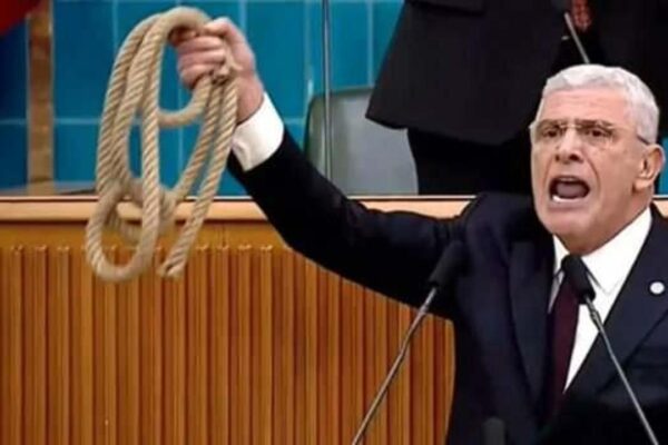 Müsavat Dervişoğlu Neden İp Fırlattı?