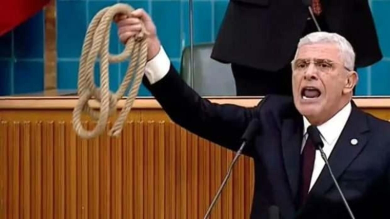 Müsavat Dervişoğlu Neden İp Fırlattı