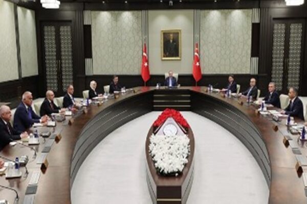 Kabinede Hangi Bakanlar Değişecek?