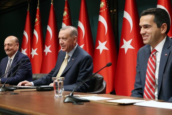 Asgari Ücrette Cumhurbaşkanının Masasındaki Rakam Belli Oldu