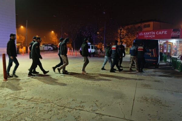 Bursa’da 7 Göçmene Operasyon