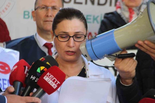 Aile Hekimleri Grevi Bugün Var mı? Doktorlar Hasta Bakıyor mu?