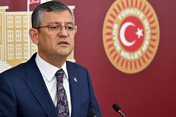 CHP Başkanı Özgür Özel’den Ahmet Özer Ziyareti