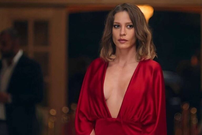 Serenay Sarıkaya