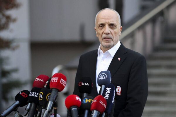 TÜRK-İŞ Asgari Ücret Komisyonundan Çekildi: “Artık Biz Yokuz”