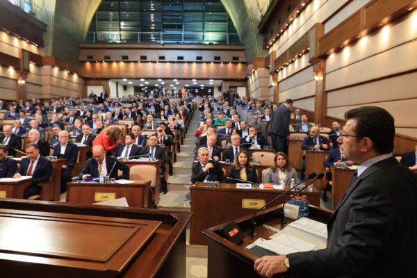 İBB Meclisine Arızalı Asansör ve Yürüyen Merdiven için Soru Önergesi