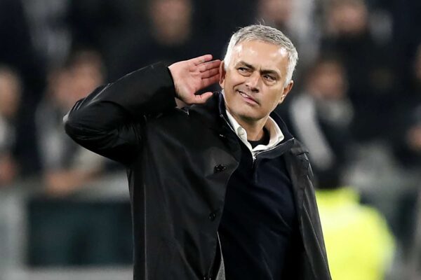 Fenerbahçe Teknik Direktörü Mourinho Türkiye’den Ayrılıyor