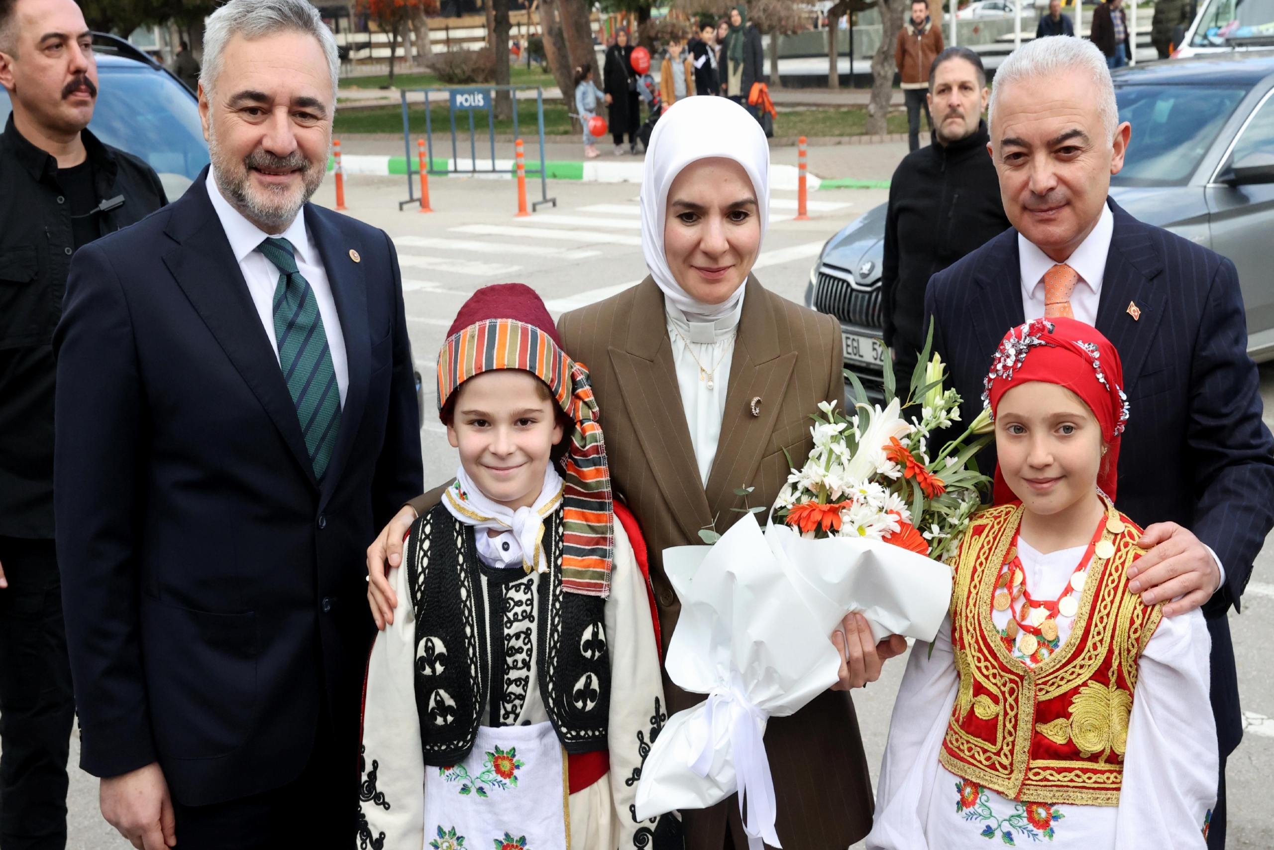 aile-ve-sosyal-hizmetler-bakani-goktas-kirklarelinde-ziyaretlerde-bulundu-haberi-EUN8uwmU.jpg