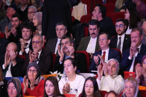 AK Parti Genel Sekreteri Şahin, AK Parti Çanakkale 8. Olağan İl Kongresi’nde konuştu: haberi