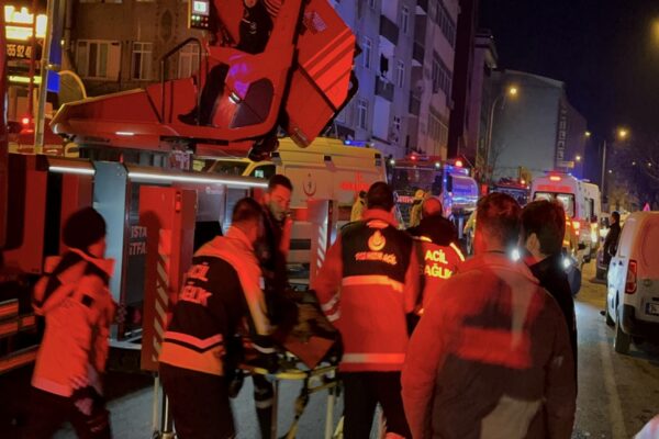 Ataşehir’de bir otelde çıkan yangında 5 kişi yaralandı