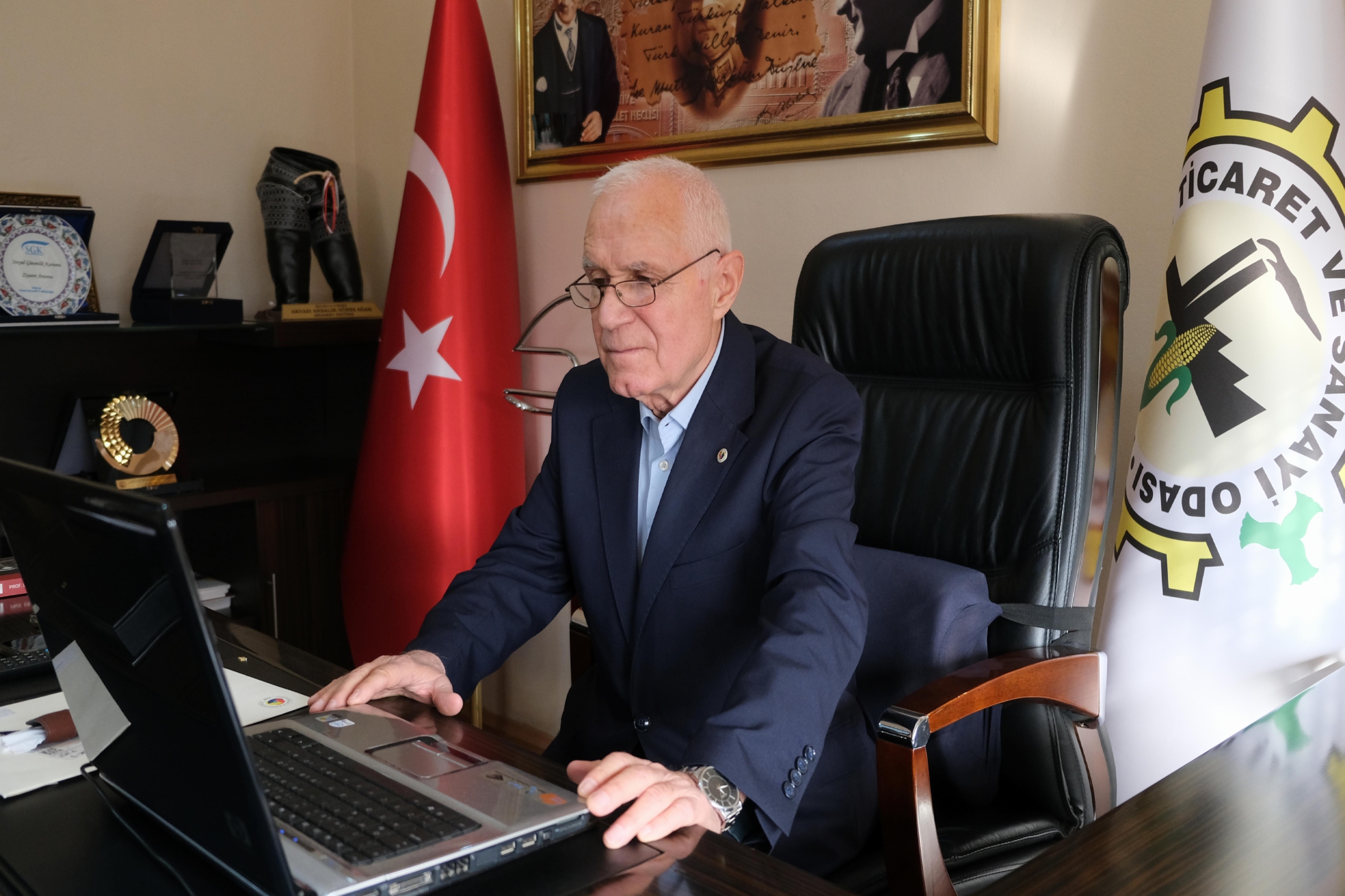 atso-yonetim-kurulu-lideri-omercikoglu-aanin-yilin-kareleri-oylamasina-katildi-KsNVKv9d.jpg
