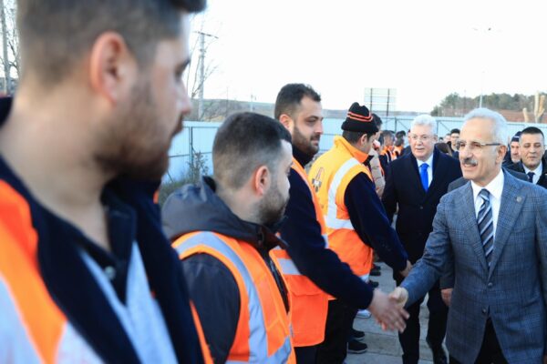Bakan Uraloğlu tarihi Uzun Köprü’de süren restorasyon çalışmalarını inceledi haberi