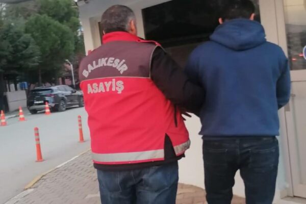 Balıkesir’de 40 yıl 10 ay kesinleşmiş hapis cezası bulunan firari yakalandı haberi
