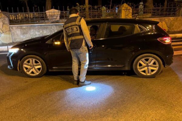 Balıkesir’de asayiş uygulamasında aranan 11 kişi yakalandı haberi