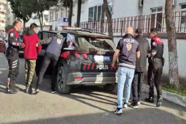 Balıkesir’de motosiklet çaldıkları öne sürülen 2 kişi yakalandı haberi