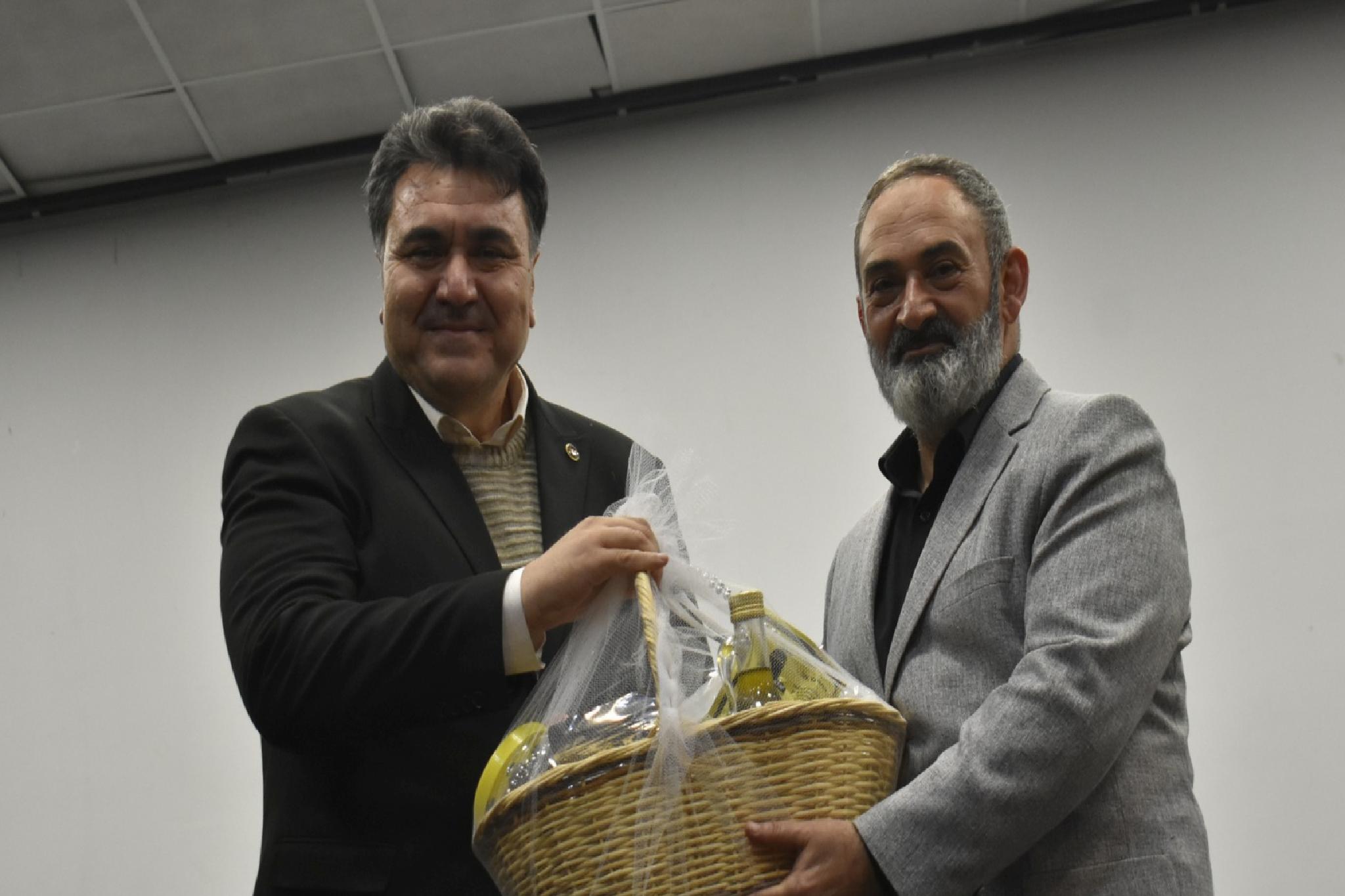 balikesirde-vuslat-bulusmalari-konferansi-gerceklestirildi-fUMmzPL7.jpg