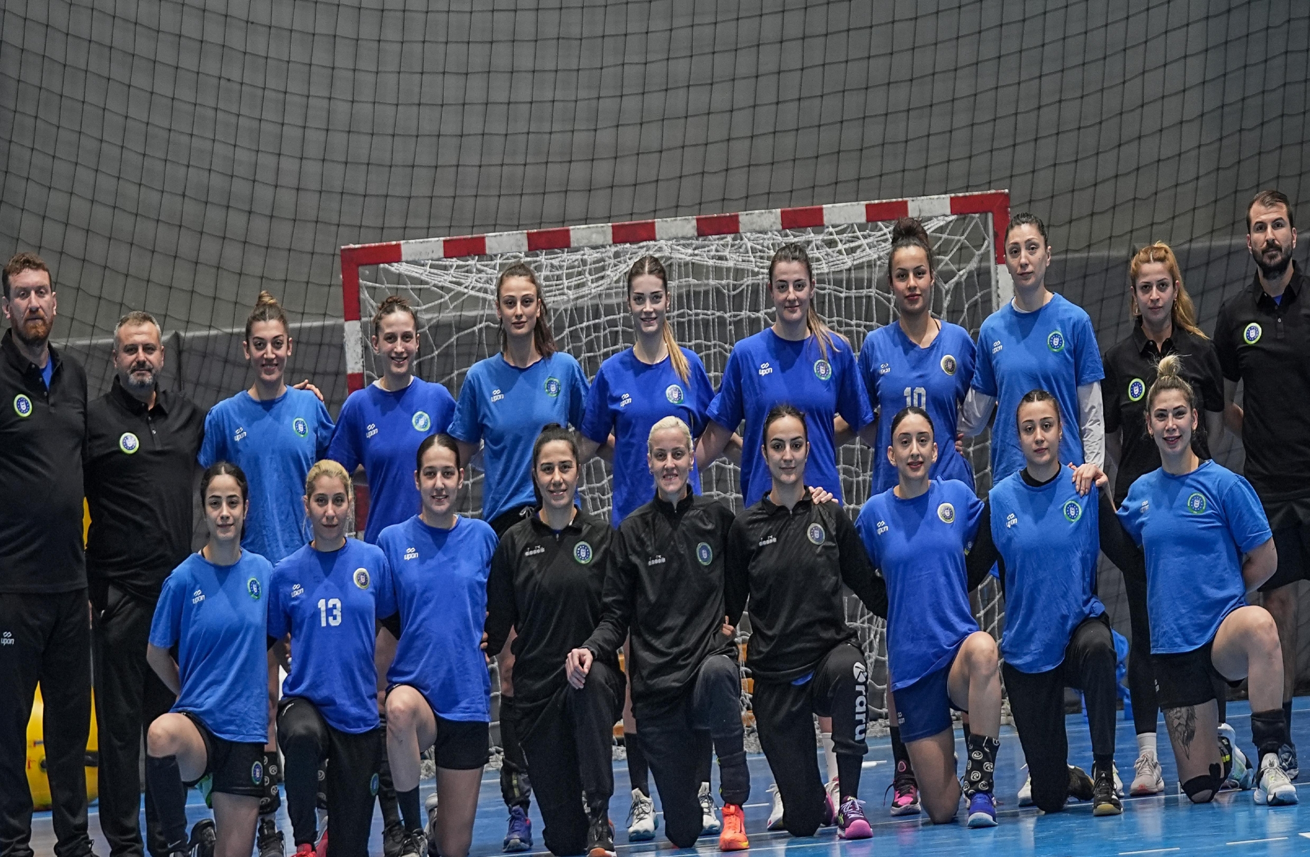 bursa-buyuksehir-belediyespor-hentbol-takimi-gozunu-zirveye-dikti-haberi-ce7lXA5D.jpg