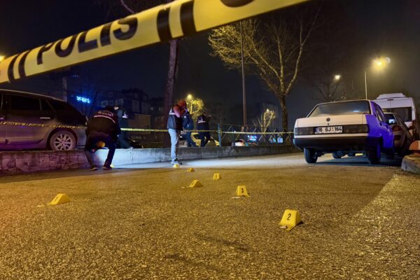 Bursa’da gece kulübü çalışanı 3 kişi silahlı saldırıda yaralandı haberi