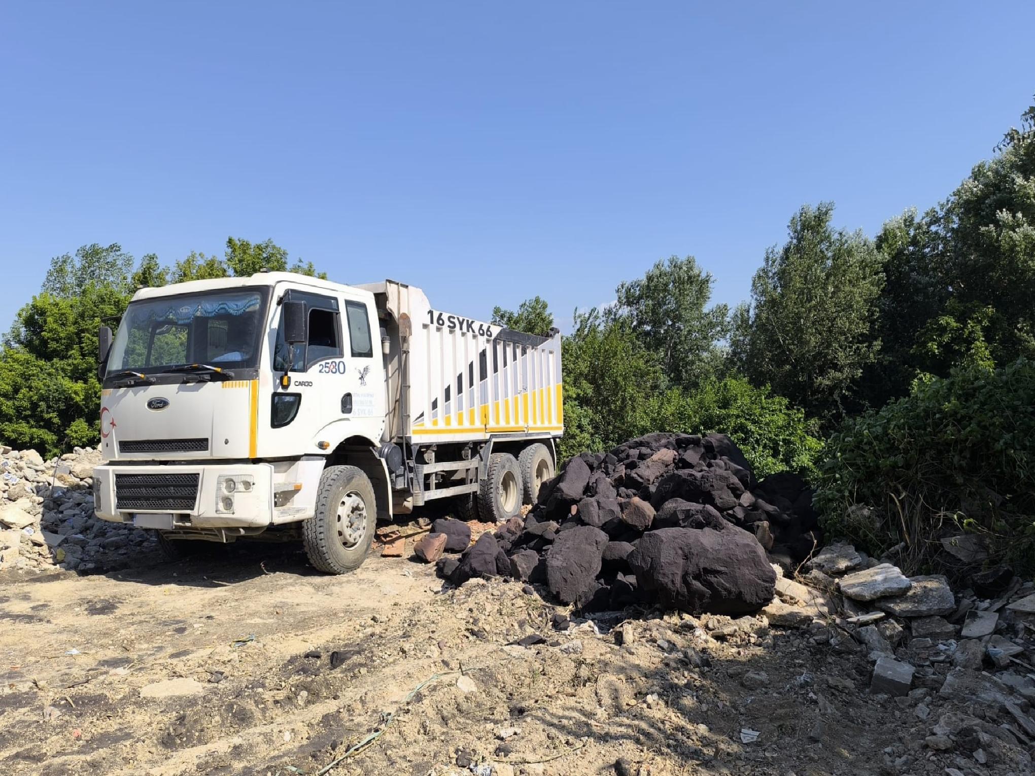 bursada-izinsiz-hafriyat-ve-moloz-dokenlere-idari-para-cezasi-uygulandi-haberi-R48gzlC8.jpg