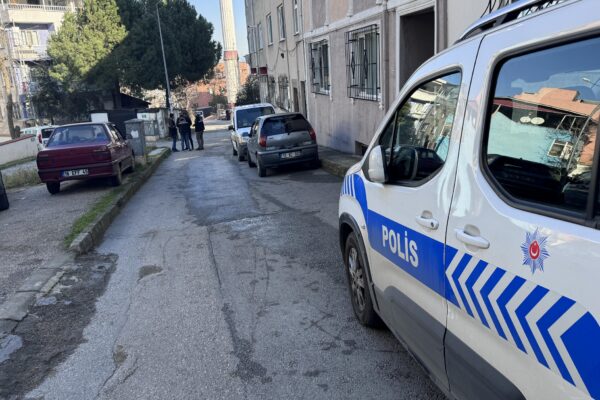 Bursa’da kız arkadaşı ile kardeşini pompalı tüfekle yaralayan şüpheli aranıyor haberi