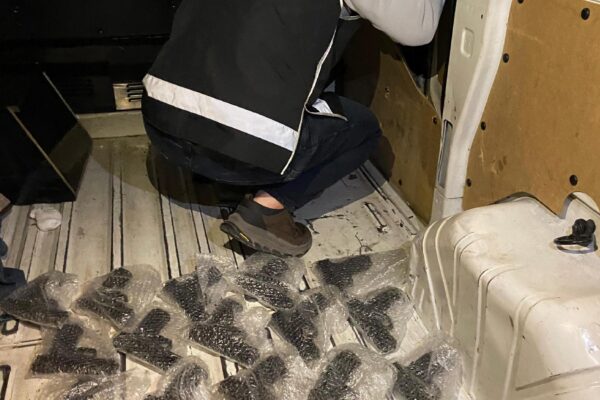 Bursa’da ruhsatsız silah ticareti yaptığı iddiasıyla yakalanan şüpheli tutuklandı haberi