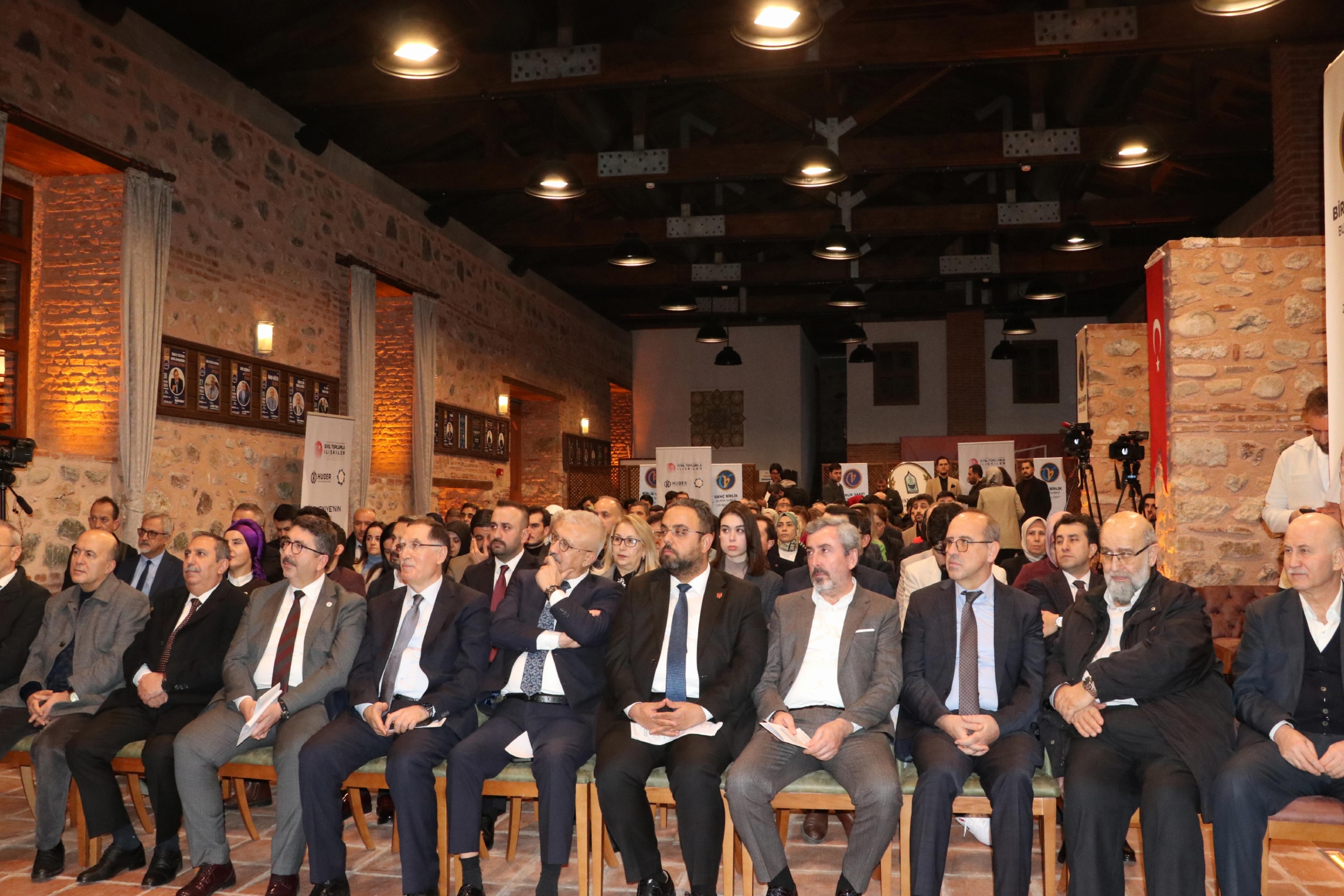 bursada-turkiyenin-sivil-anayasa-yolculugu-projesi-anayasa-bulusmalari-programi-duzenlendi-rml1zp6F.jpg