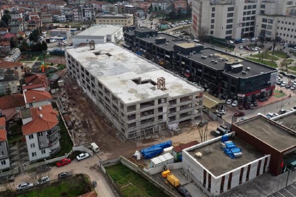 Büyükşehir Belediyesinin inşa ettiği 530 araçlık otoparkın yüzde 70’i tamamlandı haberi