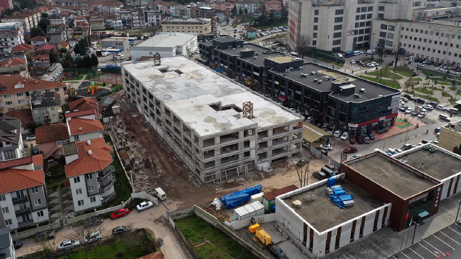buyuksehir-belediyesinin-insa-ettigi-530-araclik-otoparkin-yuzde-70i-tamamlandi-haberi-U9cJqdQS.jpg