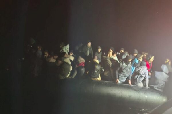 Çanakkale’de 104 düzensiz göçmen karaya çıkarıldı haberi