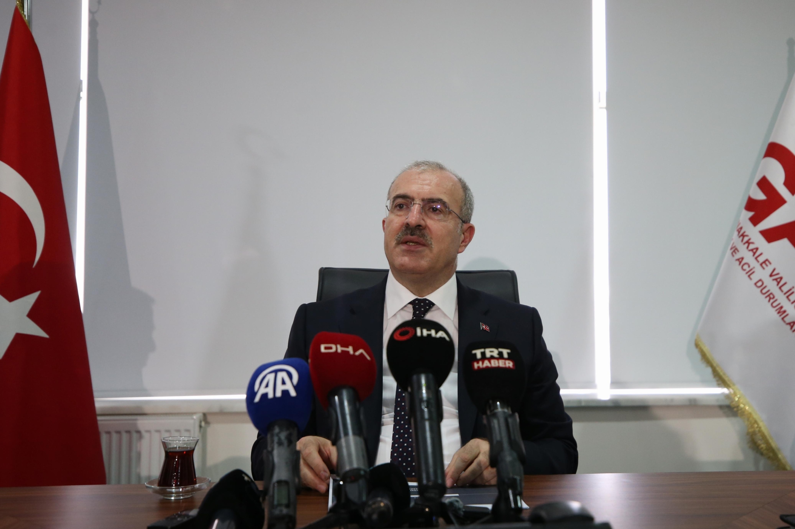 canakkalede-guvenlik-ve-asayis-bilgilendirme-toplantisi-duzenlendi-haberi-38BsyMNf.jpg
