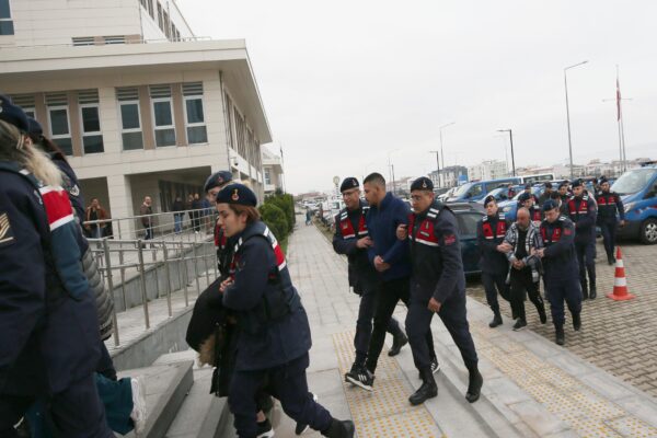Çanakkale’de uyuşturucu operasyonunda yakalanan 10 zanlı tutuklandı haberi